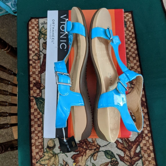 Vionic Sandals - Picture 4 of 5
